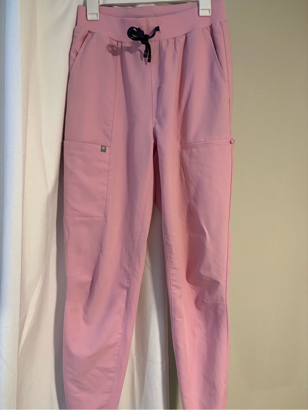 Fabletics Pink Scrub Set - Picture 2 of 3